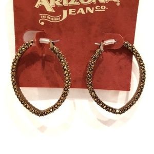 NWT Arizona tear drop hoop earrings
